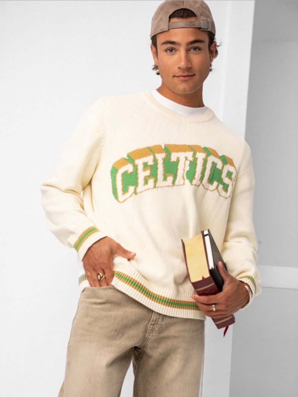 New Men’s Boston Celtics The Wild Collective Cream & Green Sweater Size L